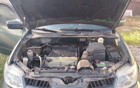 Mitsubishi Outlander III рестайлинг 3, 2006 год, 550 000 рублей, 8 фотография