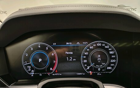 Volkswagen Touareg III, 2019 год, 3 600 000 рублей, 26 фотография