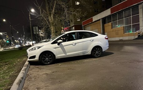 Ford Fiesta, 2016 год, 850 000 рублей, 4 фотография