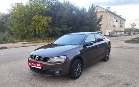 Volkswagen Jetta VI, 2011 год, 790 000 рублей, 3 фотография