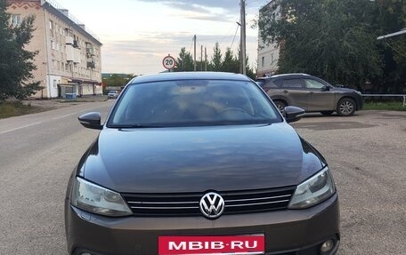 Volkswagen Jetta VI, 2011 год, 790 000 рублей, 2 фотография