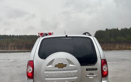 Chevrolet Niva I рестайлинг, 2010 год, 450 000 рублей, 6 фотография