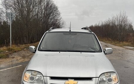 Chevrolet Niva I рестайлинг, 2010 год, 450 000 рублей, 2 фотография