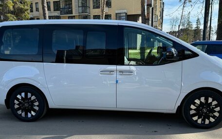 Hyundai Staria, 2025 год, 8 300 000 рублей, 2 фотография