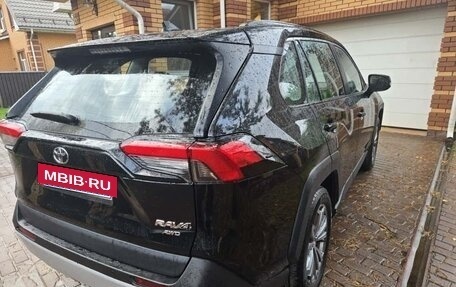 Toyota RAV4, 2023 год, 3 700 000 рублей, 6 фотография