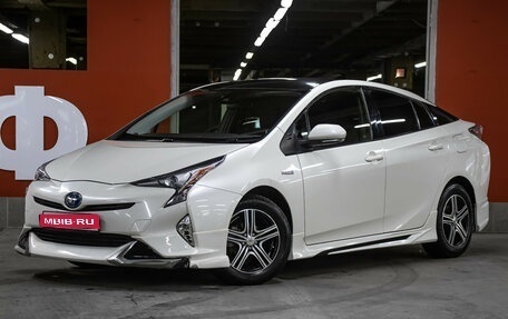 Toyota Prius IV XW50, 2016 год, 1 798 000 рублей, 1 фотография