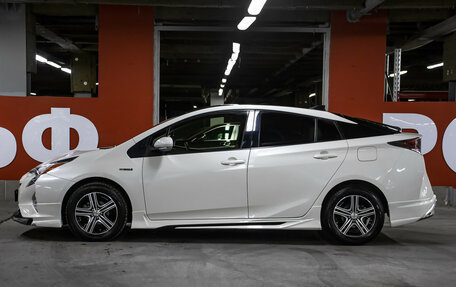 Toyota Prius IV XW50, 2016 год, 1 798 000 рублей, 8 фотография