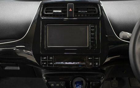 Toyota Prius IV XW50, 2016 год, 1 798 000 рублей, 15 фотография