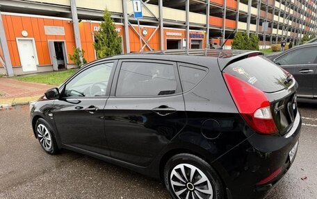 Hyundai Solaris II рестайлинг, 2015 год, 900 000 рублей, 3 фотография