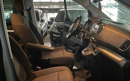 Peugeot Traveller I, 2018 год, 2 514 000 рублей, 13 фотография