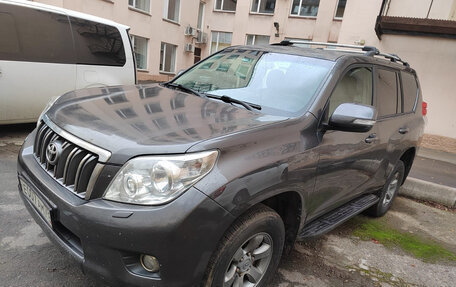 Toyota Land Cruiser Prado 150 рестайлинг 2, 2011 год, 2 150 000 рублей, 15 фотография