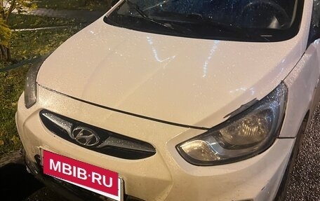 Hyundai Solaris II рестайлинг, 2012 год, 295 000 рублей, 3 фотография