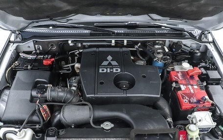 Mitsubishi Pajero IV, 2010 год, 2 159 000 рублей, 26 фотография