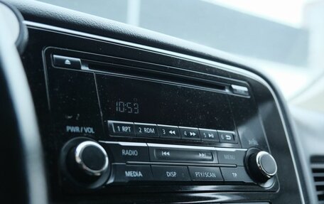 Mitsubishi Outlander III рестайлинг 3, 2013 год, 1 575 000 рублей, 12 фотография