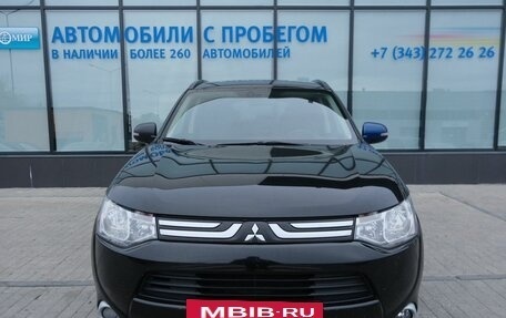 Mitsubishi Outlander III рестайлинг 3, 2013 год, 1 575 000 рублей, 8 фотография