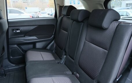 Mitsubishi Outlander III рестайлинг 3, 2013 год, 1 575 000 рублей, 18 фотография