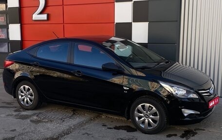 Hyundai Solaris II рестайлинг, 2015 год, 1 100 000 рублей, 1 фотография