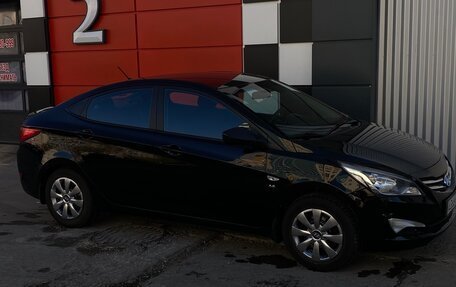 Hyundai Solaris II рестайлинг, 2015 год, 1 100 000 рублей, 3 фотография