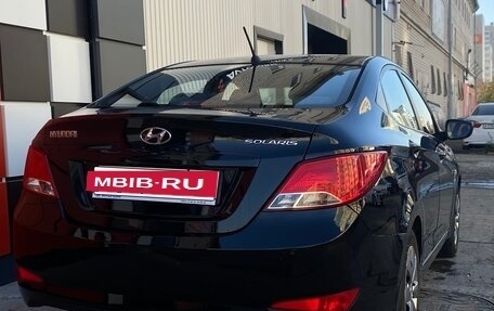 Hyundai Solaris II рестайлинг, 2015 год, 1 100 000 рублей, 2 фотография