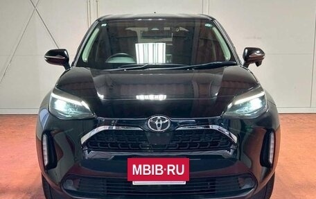 Toyota Yaris Cross, 2022 год, 1 567 321 рублей, 2 фотография