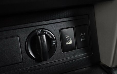 Toyota Land Cruiser Prado 150 рестайлинг 2, 2013 год, 2 985 000 рублей, 21 фотография