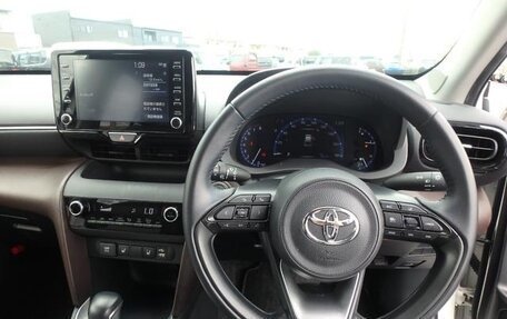 Toyota Yaris Cross, 2022 год, 1 515 231 рублей, 12 фотография