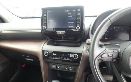 Toyota Yaris Cross, 2022 год, 1 515 231 рублей, 13 фотография