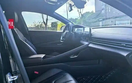 Hyundai Elantra, 2022 год, 1 190 000 рублей, 8 фотография