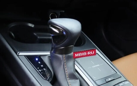 Lexus UX I, 2021 год, 2 770 000 рублей, 13 фотография