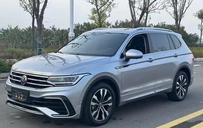 Volkswagen Tiguan II, 2022 год, 1 980 000 рублей, 1 фотография