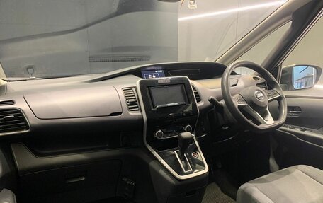 Nissan Serena IV, 2017 год, 1 900 000 рублей, 9 фотография