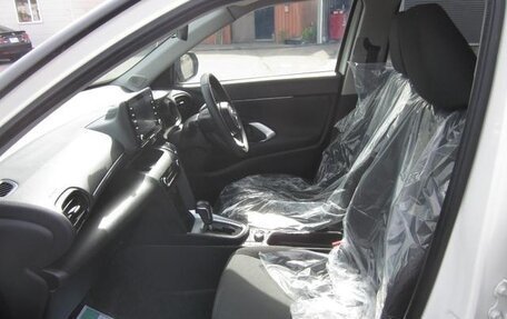 Toyota Yaris Cross, 2022 год, 1 480 000 рублей, 11 фотография