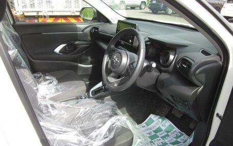 Toyota Yaris Cross, 2022 год, 1 480 000 рублей, 10 фотография