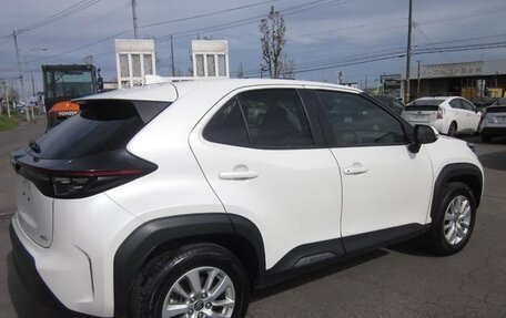 Toyota Yaris Cross, 2022 год, 1 480 000 рублей, 6 фотография