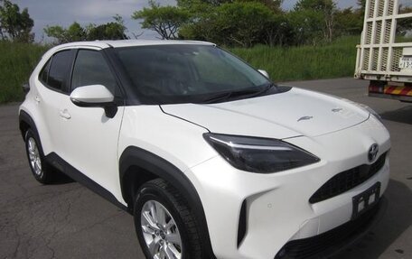 Toyota Yaris Cross, 2022 год, 1 480 000 рублей, 3 фотография