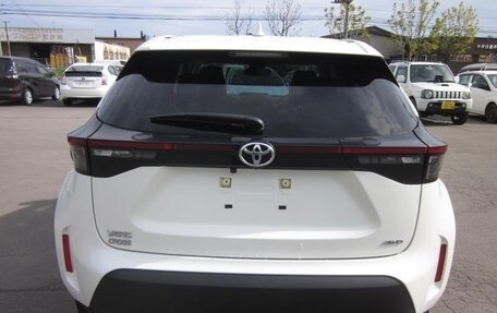 Toyota Yaris Cross, 2022 год, 1 480 000 рублей, 8 фотография