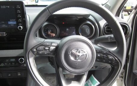 Toyota Yaris Cross, 2022 год, 1 480 000 рублей, 14 фотография