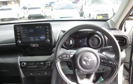 Toyota Yaris Cross, 2022 год, 1 480 000 рублей, 15 фотография