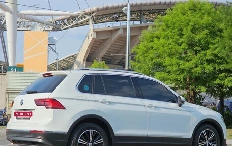 Volkswagen Tiguan II, 2020 год, 2 490 222 рублей, 3 фотография