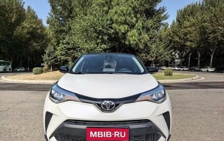 Toyota C-HR I рестайлинг, 2022 год, 2 010 000 рублей, 1 фотография