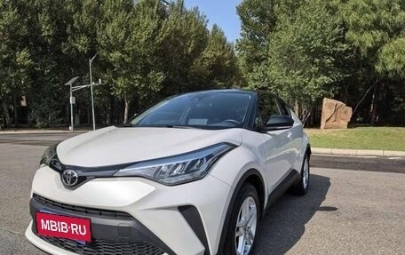 Toyota C-HR I рестайлинг, 2022 год, 2 010 000 рублей, 2 фотография
