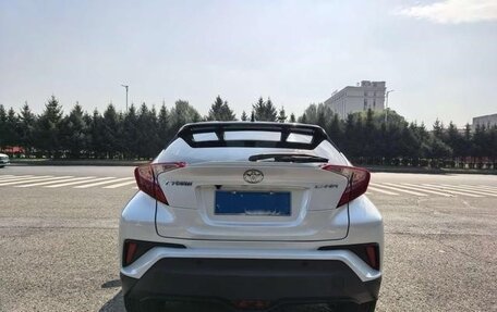 Toyota C-HR I рестайлинг, 2022 год, 2 010 000 рублей, 4 фотография