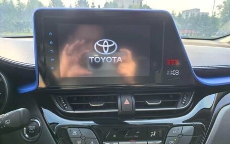 Toyota C-HR I рестайлинг, 2022 год, 2 010 000 рублей, 15 фотография