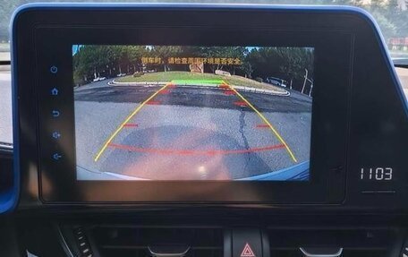 Toyota C-HR I рестайлинг, 2022 год, 2 010 000 рублей, 12 фотография