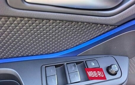 Toyota C-HR I рестайлинг, 2022 год, 2 010 000 рублей, 16 фотография