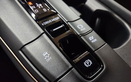 Toyota Crown, 2024 год, 4 390 099 рублей, 12 фотография