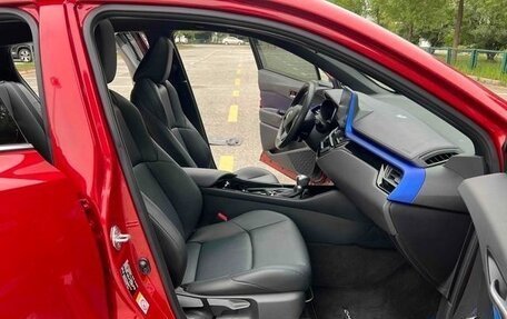 Toyota C-HR I рестайлинг, 2020 год, 1 770 000 рублей, 8 фотография