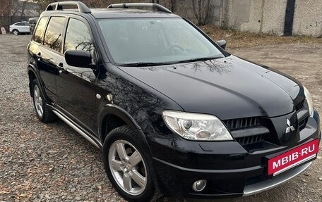 Mitsubishi Outlander III рестайлинг 3, 2006 год, 990 000 рублей, 3 фотография