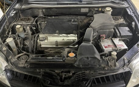 Mitsubishi Outlander III рестайлинг 3, 2006 год, 990 000 рублей, 8 фотография