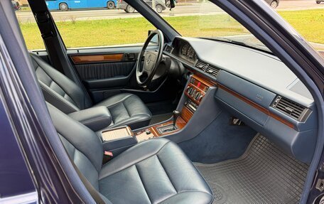 Mercedes-Benz E-Класс, 1995 год, 3 800 000 рублей, 23 фотография